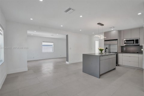 Villa ou maison à vendre à Hollywood, Floride: 3 chambres, 138.7 m2 № 2025610 - photo 14