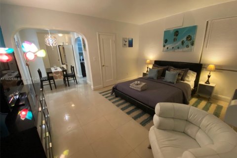 Condo in Miami Beach, Florida  № 1814070 - photo 2