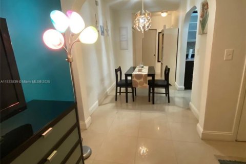 Condo in Miami Beach, Florida  № 1814070 - photo 6