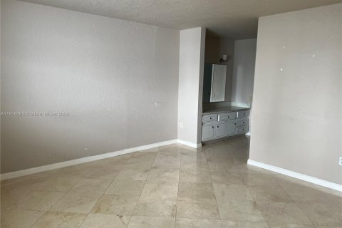 Condominio en venta en North Miami Beach, Florida, 2 dormitorios, 100.8 m2 № 2088568 - foto 13