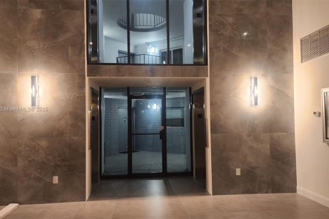 Condominio en venta en North Miami Beach, Florida, 2 dormitorios, 100.8 m2 № 2088568 - foto 18