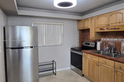 Condominio en venta en North Miami Beach, Florida, 2 dormitorios, 100.8 m2 № 2088568 - foto 5