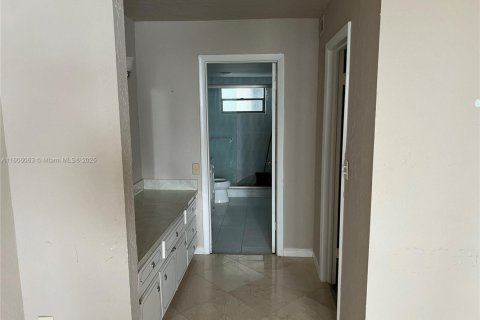 Condominio en venta en North Miami Beach, Florida, 2 dormitorios, 100.8 m2 № 2088568 - foto 14