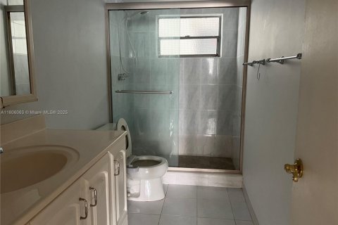 Condominio en venta en North Miami Beach, Florida, 2 dormitorios, 100.8 m2 № 2088568 - foto 16