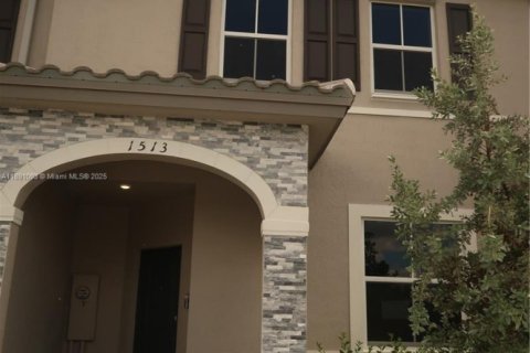 Adosado en Homestead, Florida 3 dormitorios, 171.68 m2 № 1944518