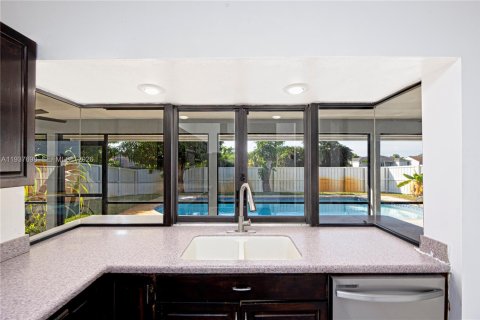 House in Port St. Lucie, Florida 3 bedrooms, 169.73 sq.m. № 1995600 - photo 21