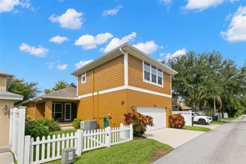 House in New Port Richey, Florida 3 bedrooms, 201.97 sq.m. № 1879697 - photo 19