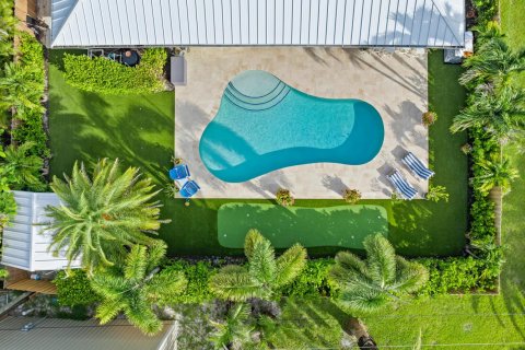 House in Stuart, Florida 4 bedrooms, 196.95 sq.m. № 2190150 - photo 14