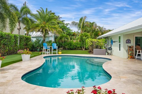 House in Stuart, Florida 4 bedrooms, 196.95 sq.m. № 2190150 - photo 20