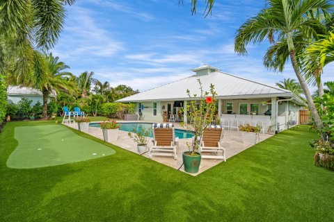 House in Stuart, Florida 4 bedrooms, 196.95 sq.m. № 2190150 - photo 17