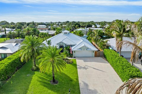 House in Stuart, Florida 4 bedrooms, 196.95 sq.m. № 2190150 - photo 7