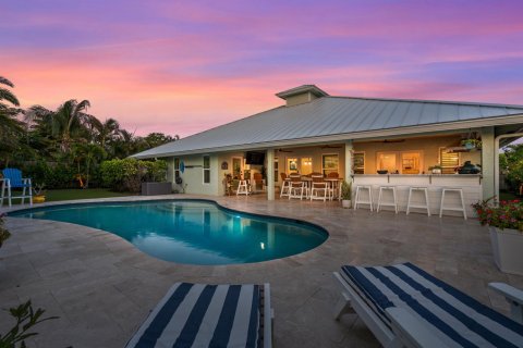 House in Stuart, Florida 4 bedrooms, 196.95 sq.m. № 2190150 - photo 15