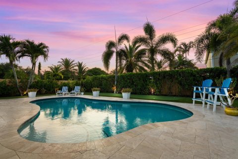 House in Stuart, Florida 4 bedrooms, 196.95 sq.m. № 2190150 - photo 26