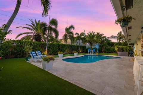 House in Stuart, Florida 4 bedrooms, 196.95 sq.m. № 2190150 - photo 22