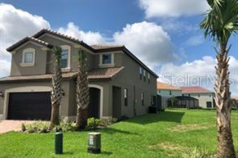 House in Davenport, Florida 6 bedrooms, 291.9 sq.m. № 1724580 - photo 1