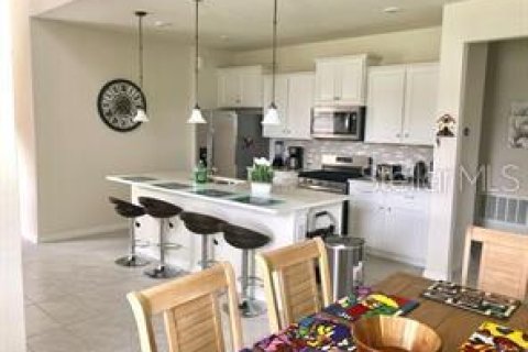 House in Davenport, Florida 6 bedrooms, 291.9 sq.m. № 1724580 - photo 4
