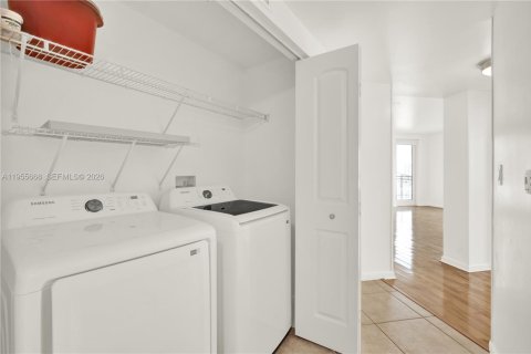 Copropriété à vendre à Miami, Floride: 2 chambres, 107.3 m2 № 2020192 - photo 6