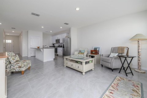 Touwnhouse à vendre à Port Orange, Floride: 2 chambres, 150.87 m2 № 2143620 - photo 6