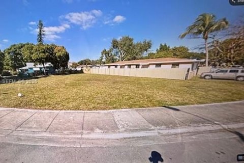 Terrain à vendre à Miami, Floride № 2004784 - photo 2