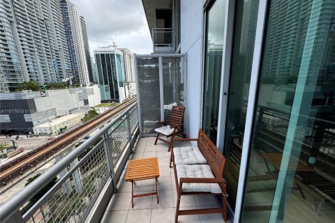 Condo in Miami, Florida, 1 bedroom  № 1959921 - photo 11