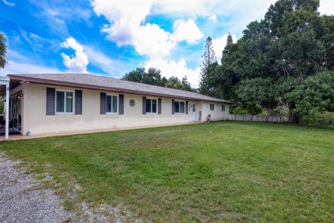 Casa en venta en St. Lucie, Florida, 3 dormitorios, 206.99 m2 № 2189562 - foto 2