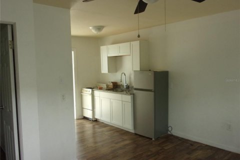 Apartment in Zephyrhills, Florida 1 bedroom, 51.1 sq.m. № 2147890 - photo 10