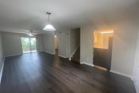 Townhouse in Gainesville, Florida 3 bedrooms, 136.19 sq.m. № 2230373 - photo 5