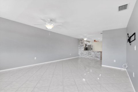 Copropriété à vendre à Belleair Bluffs, Floride: 1 chambre, 97.55 m2 № 1584512 - photo 14