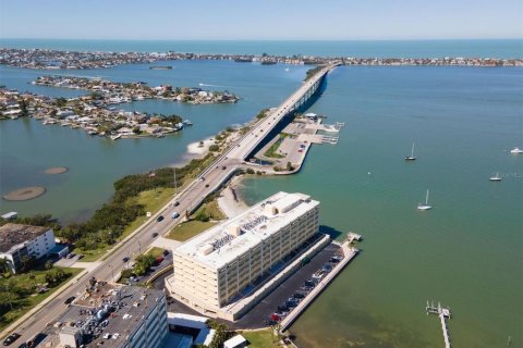 Copropriété à vendre à Belleair Bluffs, Floride: 1 chambre, 97.55 m2 № 1584512 - photo 2