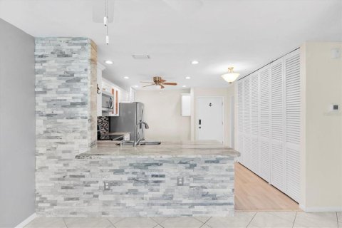 Copropriété à vendre à Belleair Bluffs, Floride: 1 chambre, 97.55 m2 № 1584512 - photo 9