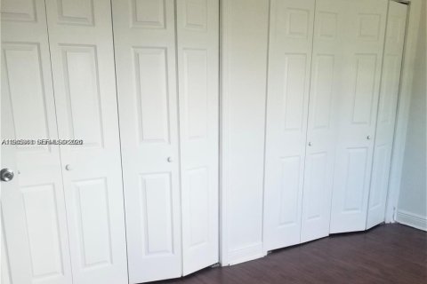 Condo in North Miami Beach, Florida, 1 bedroom  № 2044411 - photo 10