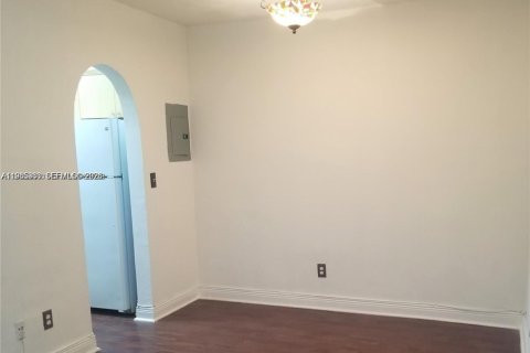 Condo in North Miami Beach, Florida, 1 bedroom  № 2044411 - photo 5