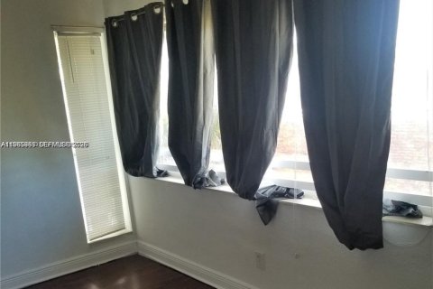 Condo in North Miami Beach, Florida, 1 bedroom  № 2044411 - photo 9