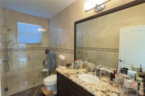 House in Weston, Florida 5 bedrooms, 286.51 sq.m. № 1811290 - photo 22