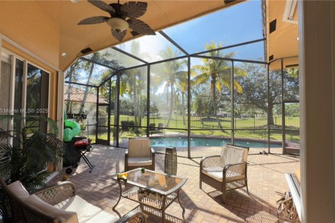 House in Weston, Florida 5 bedrooms, 286.51 sq.m. № 1811290 - photo 17