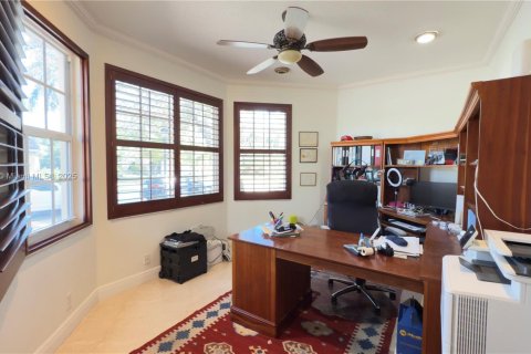 House in Weston, Florida 5 bedrooms, 286.51 sq.m. № 1811290 - photo 24
