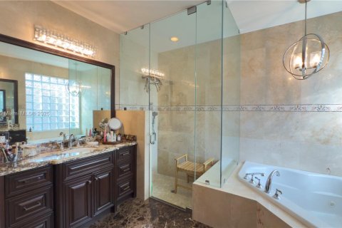 House in Weston, Florida 5 bedrooms, 286.51 sq.m. № 1811290 - photo 26