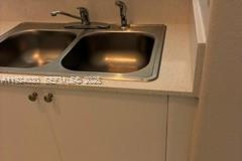 Снять в аренду кондоминиум в Хомстед, Флорида 3 спальни, 109.81м2, № 1982367 - фото 6