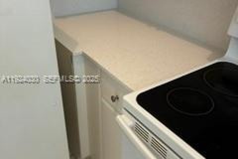 Снять в аренду кондоминиум в Хомстед, Флорида 3 спальни, 109.81м2, № 1982367 - фото 7