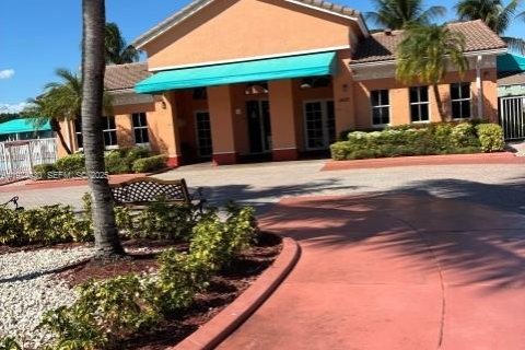 Снять в аренду кондоминиум в Хомстед, Флорида 3 спальни, 109.81м2, № 1982367 - фото 9