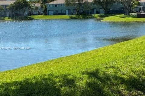 Снять в аренду кондоминиум в Хомстед, Флорида 3 спальни, 109.81м2, № 1982367 - фото 12