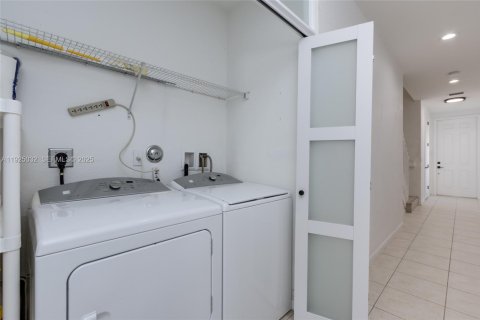 Купить кондоминиум в Делрей-Бич, Флорида 3 спальни, 155.52м2, № 1983727 - фото 13