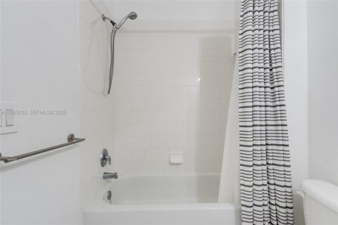 Купить кондоминиум в Делрей-Бич, Флорида 3 спальни, 155.52м2, № 1983727 - фото 29