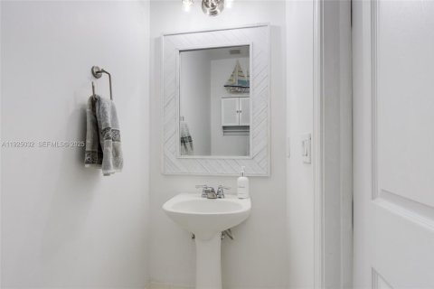 Купить кондоминиум в Делрей-Бич, Флорида 3 спальни, 155.52м2, № 1983727 - фото 18