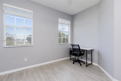 Купить кондоминиум в Делрей-Бич, Флорида 3 спальни, 155.52м2, № 1983727 - фото 25