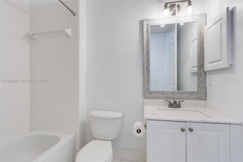 Купить кондоминиум в Делрей-Бич, Флорида 3 спальни, 155.52м2, № 1983727 - фото 28