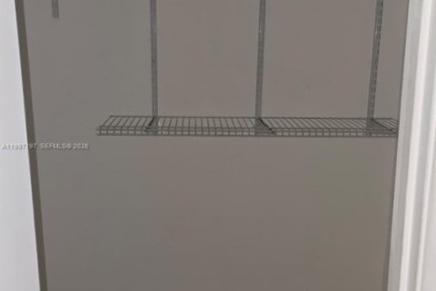 Condominio en alquiler en Miami, Florida, 1 dormitorio, 77.95 m2 № 2060850 - foto 13