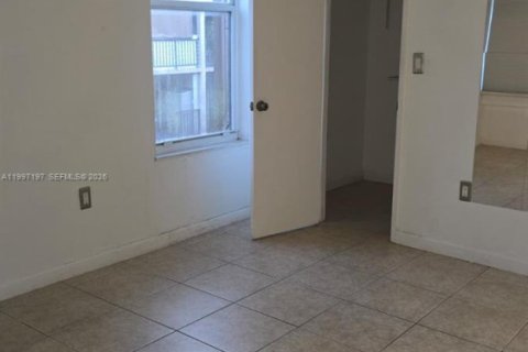 Condominio en alquiler en Miami, Florida, 1 dormitorio, 77.95 m2 № 2060850 - foto 12