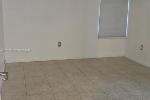 Condominio en alquiler en Miami, Florida, 1 dormitorio, 77.95 m2 № 2060850 - foto 14