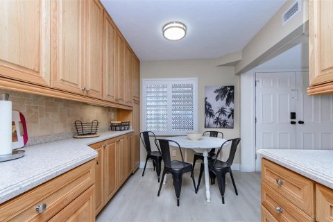Condominio en alquiler en Belleair Beach, Florida, 2 dormitorios, 129.13 m2 № 928477 - foto 14
